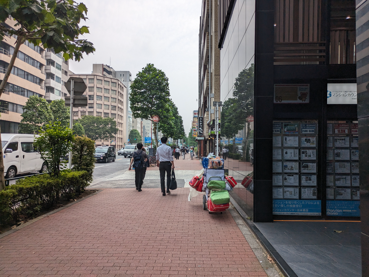 v20251003033705/fresh/building/J00100375274_2