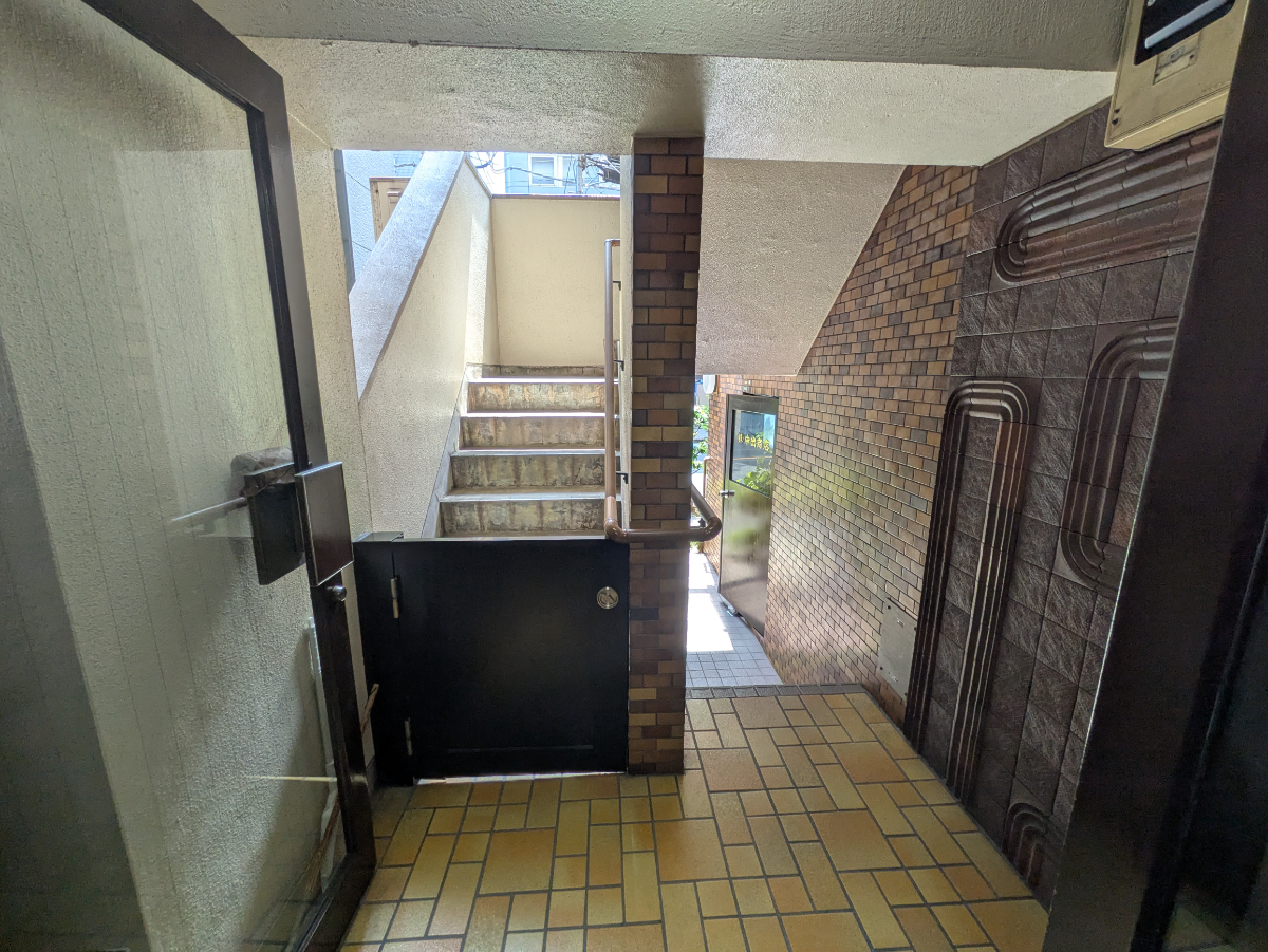 v20251003033705/fresh/building/J00100377672_14