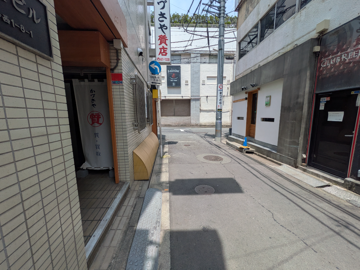 v20251003033705/fresh/building/J00100378083_2