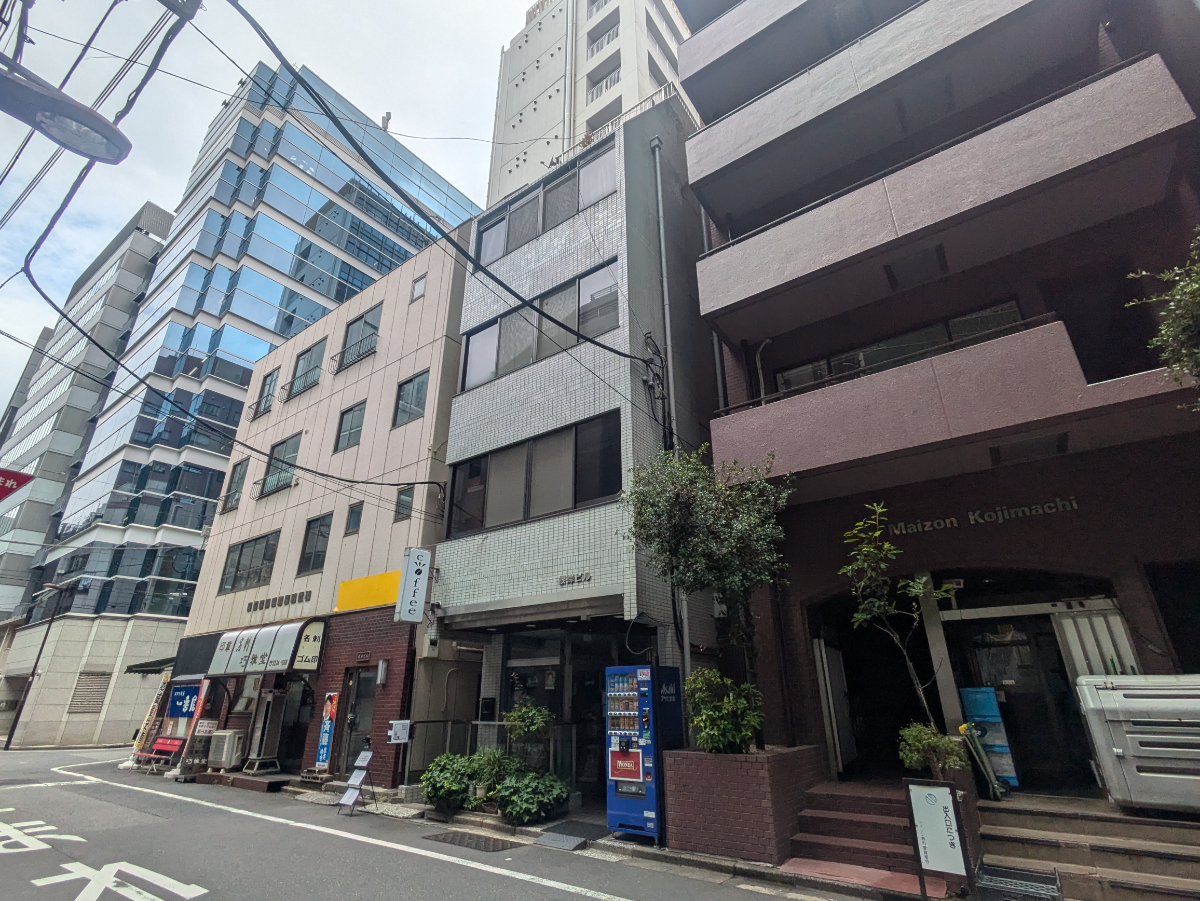 v20251003033705/fresh/building/J00100379253_5