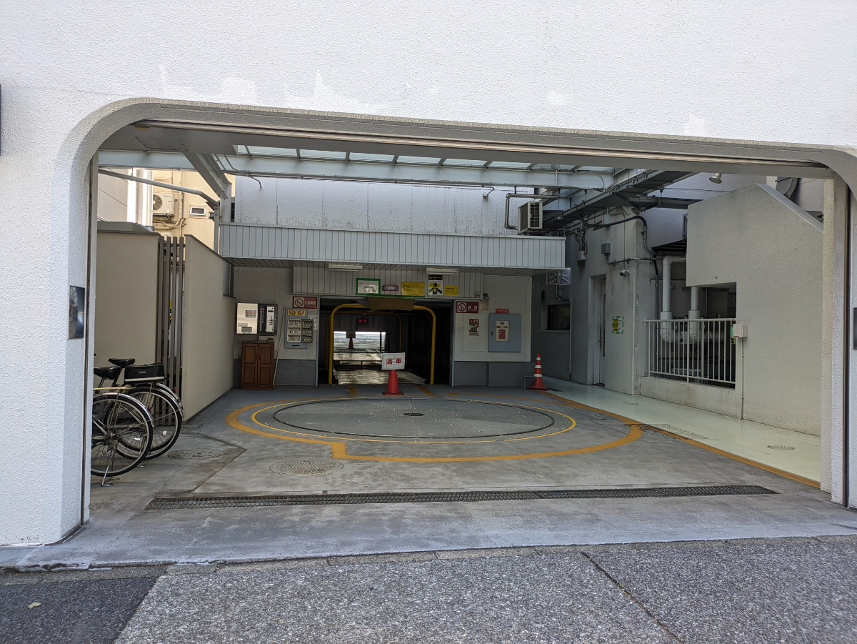 v20251003033705/fresh/building/J00100382916_19