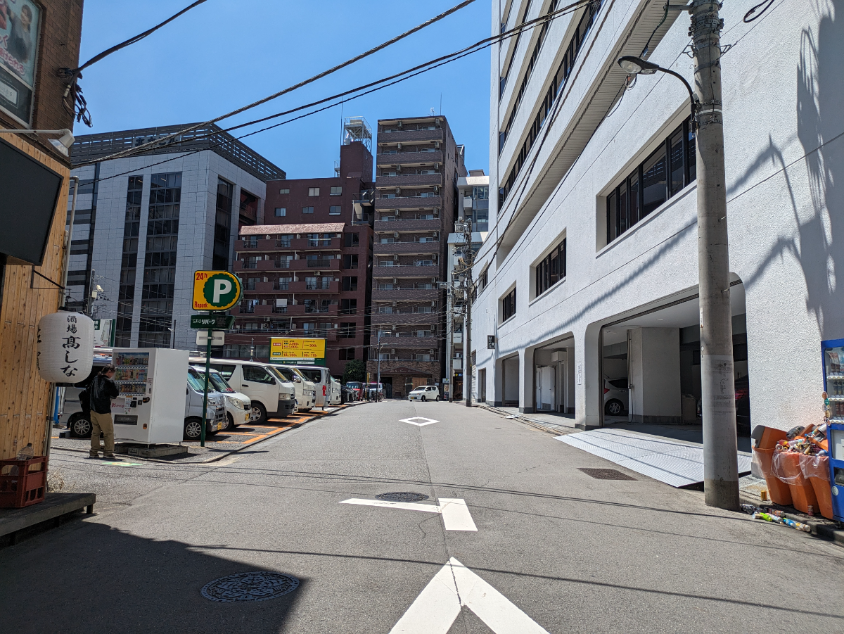 v20251003033705/fresh/building/J00100382916_24