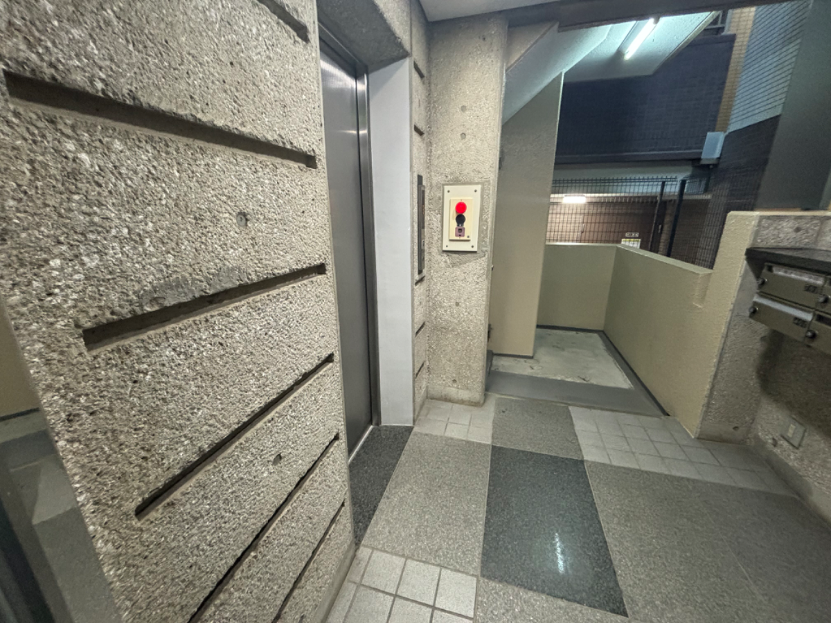 v20251003033705/fresh/building/J00100383320_4