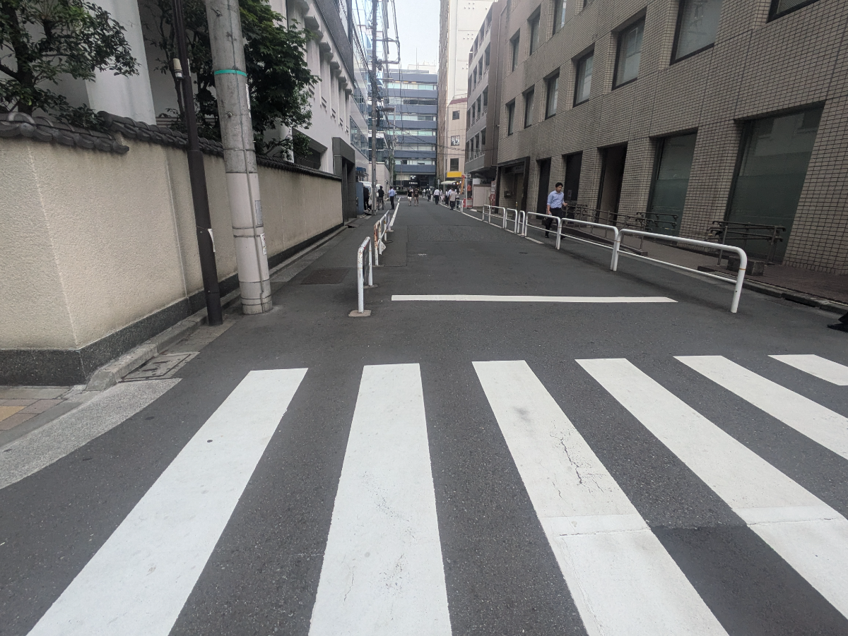 v20251003033705/fresh/building/J00100383948_8