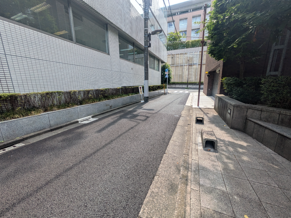 v20251003033705/fresh/building/J00100384005_12