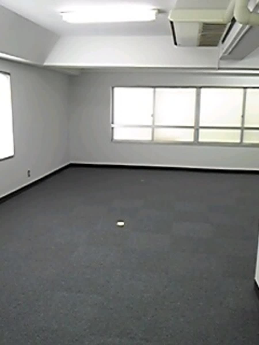 v20251003033705/fresh/building/J00100385639_9