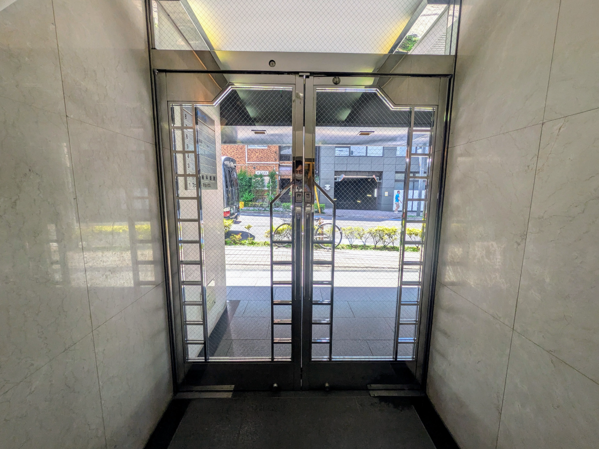 v20251003033705/fresh/building/J00100387631_16