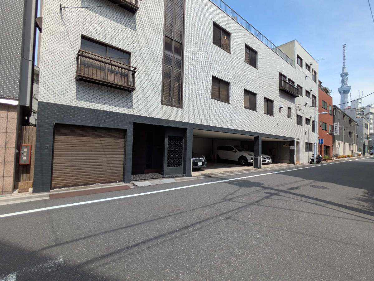 v20251003033705/fresh/building/J00100392913_9