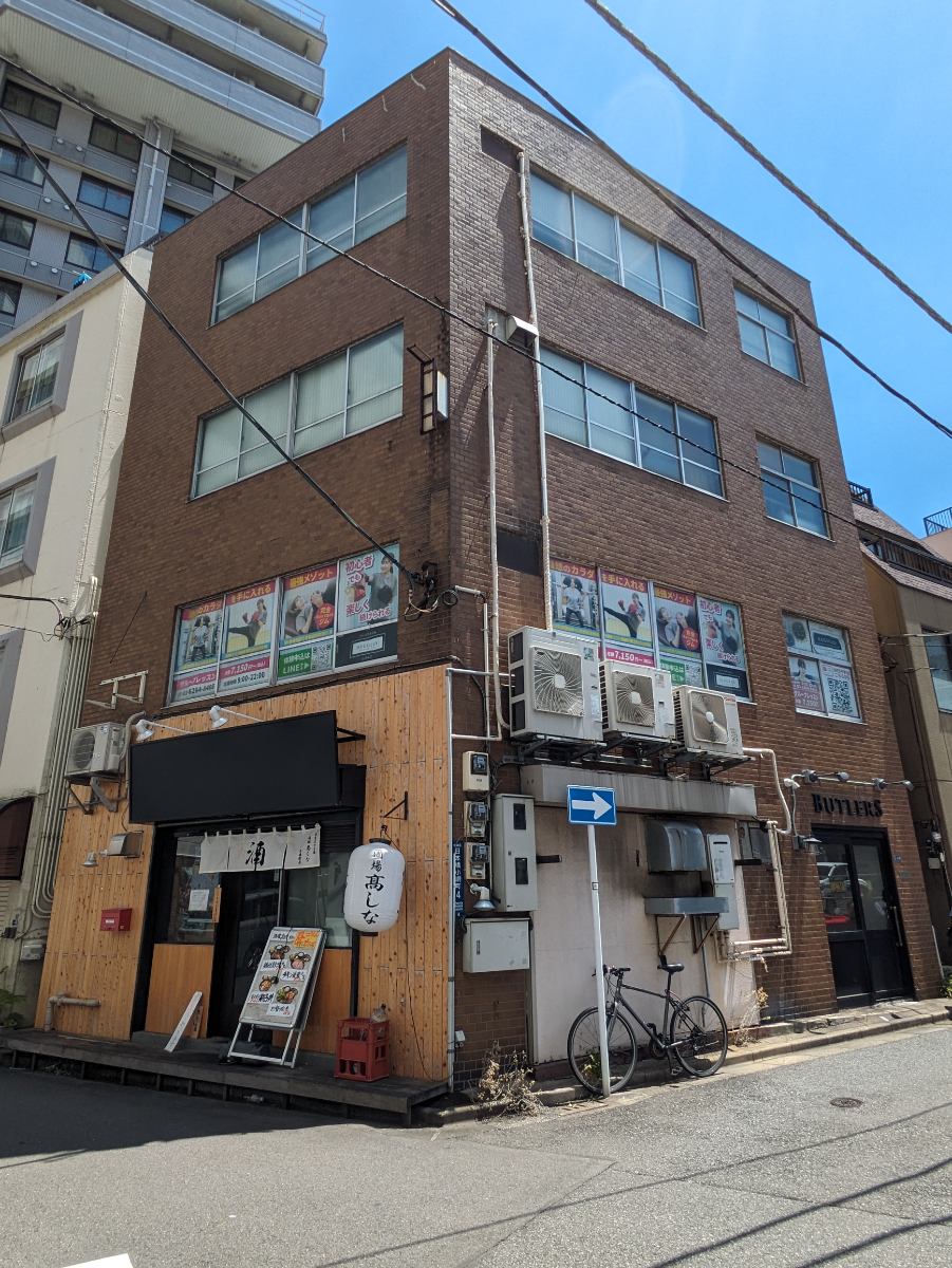 v20251003033705/fresh/building/J00100393963_1