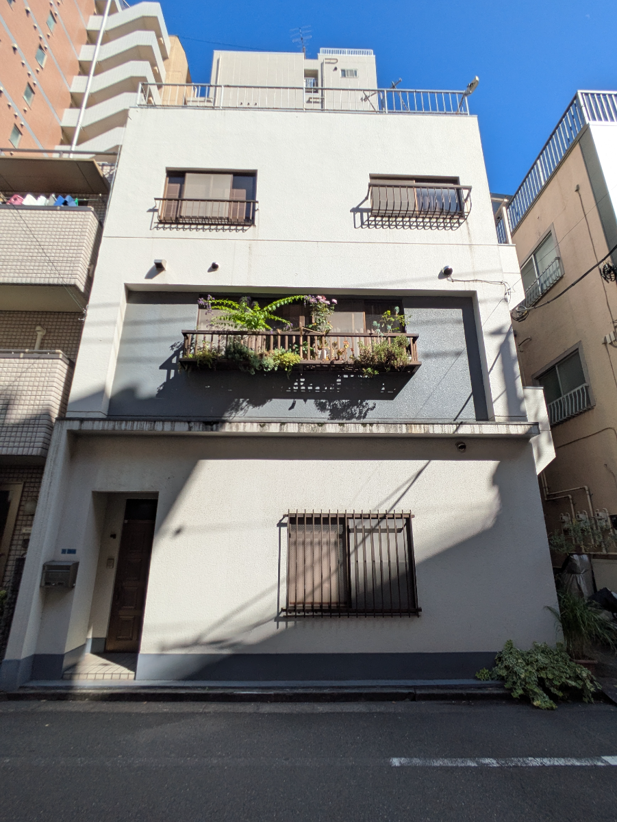 v20251003033705/fresh/building/J00100404925_1