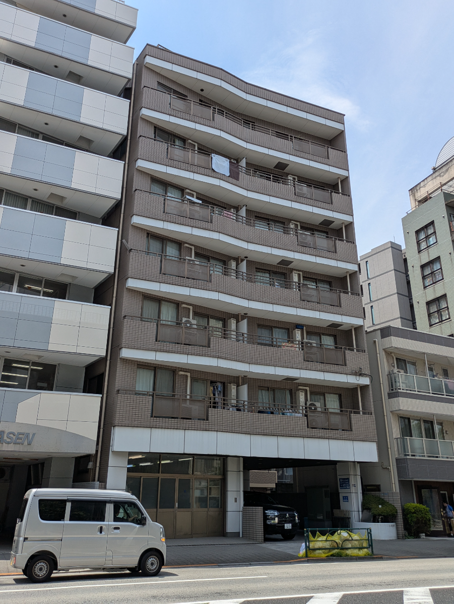 v20251003033705/fresh/building/J00100409061_7