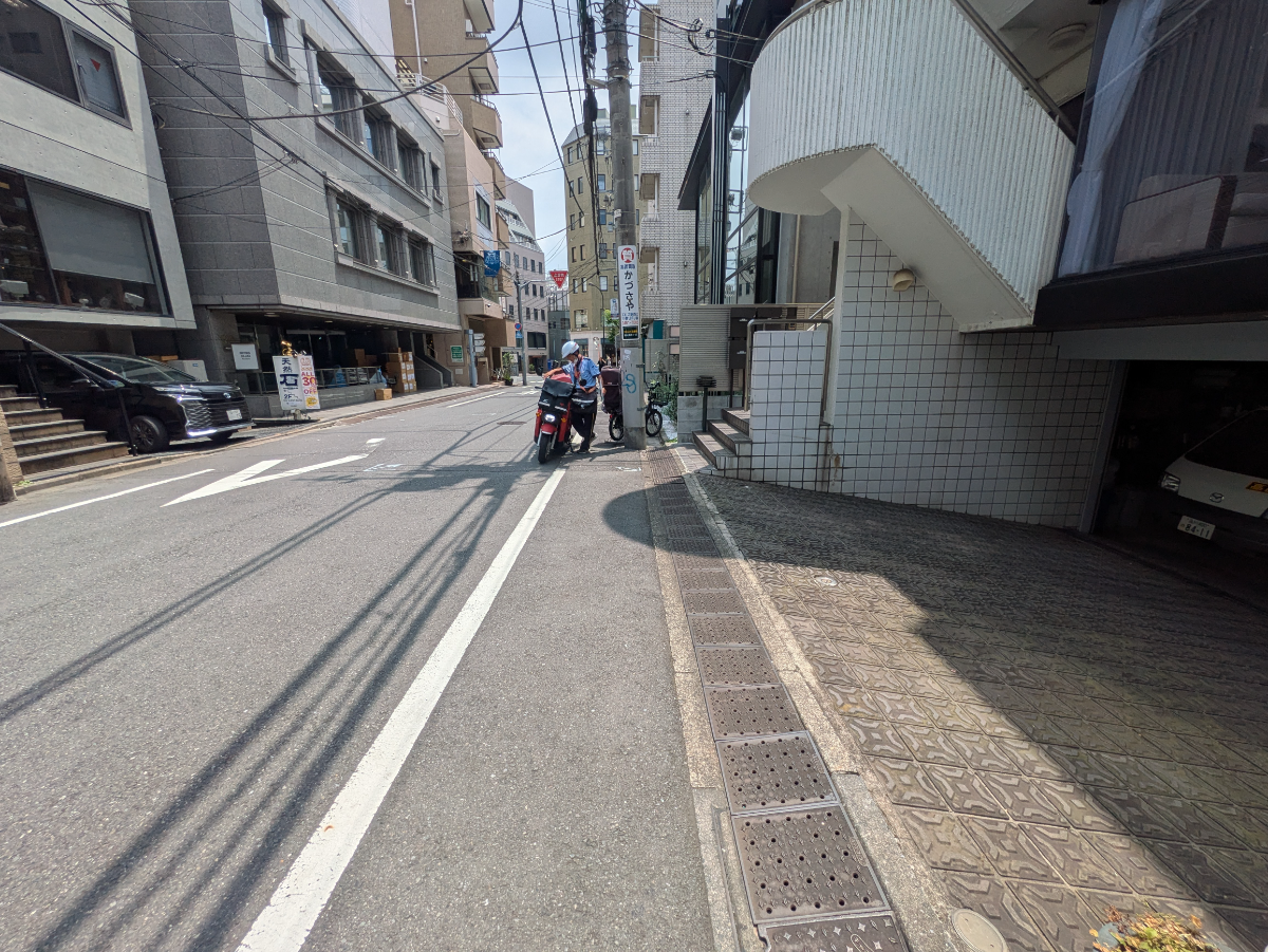 v20251003033705/fresh/building/J00100441095_2