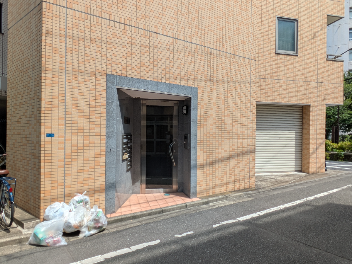 v20251003033705/fresh/building/J00100510821_10