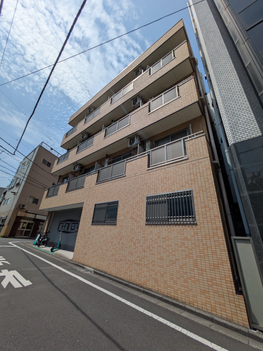 v20251003033705/fresh/building/J00100510821_9
