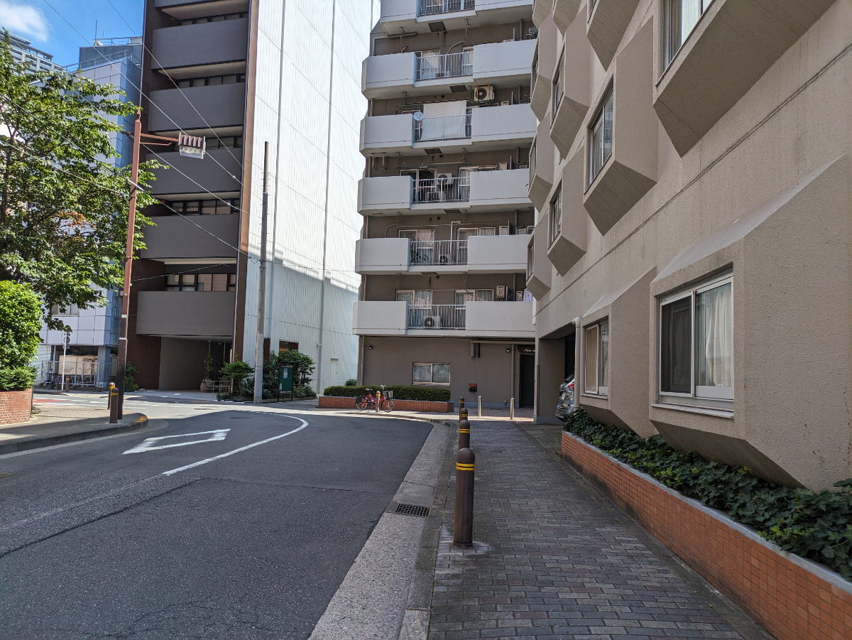 v20251003150706/fresh/building/J00100374240_12