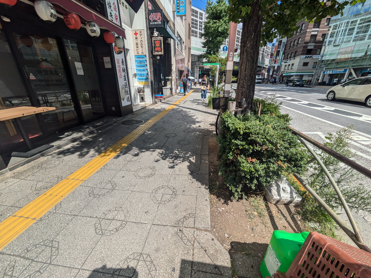 v20251003150706/fresh/building/J00100390723_2