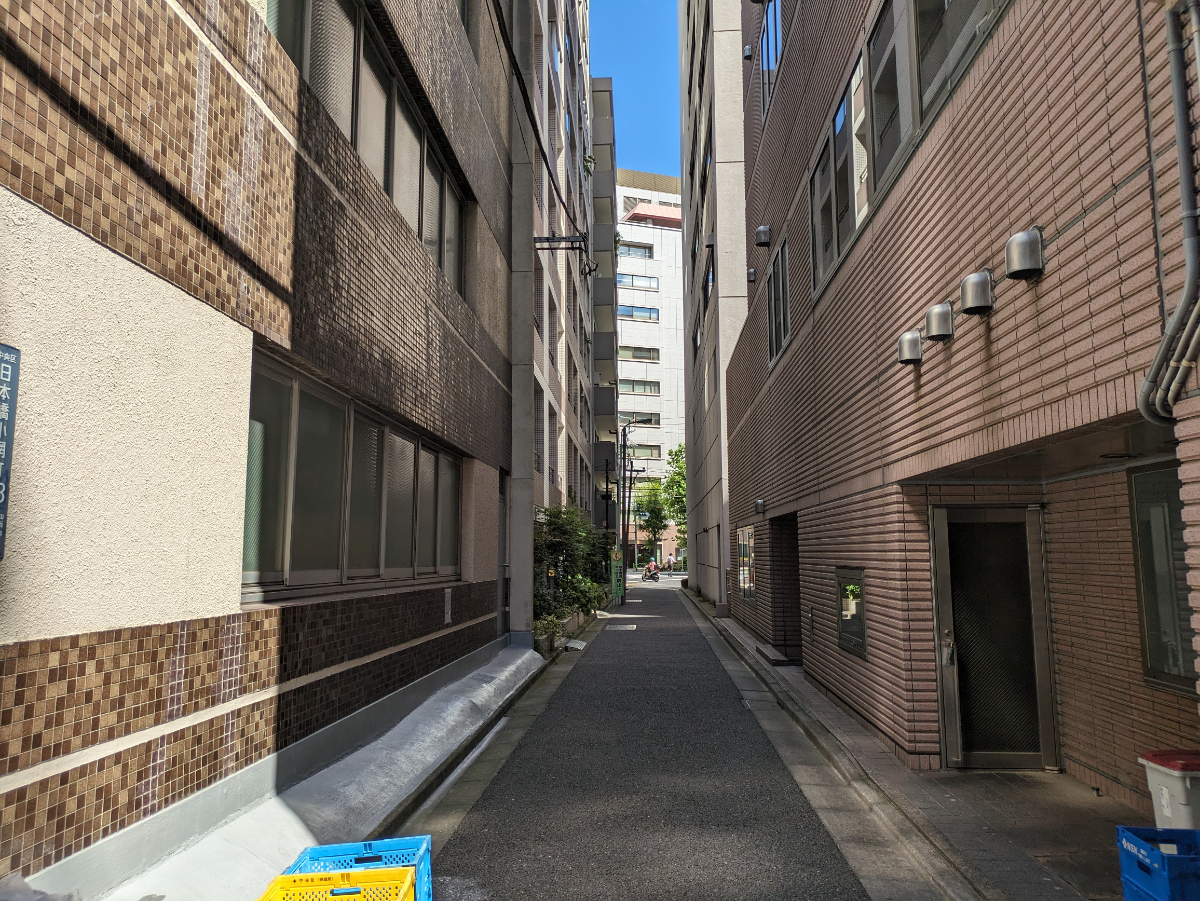 v20251003150706/fresh/building/J00100391072_16