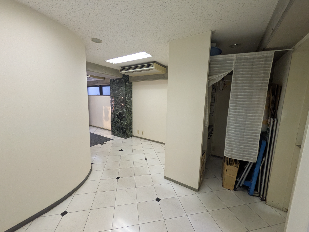 v20251003150706/fresh/building/J00100401649_8
