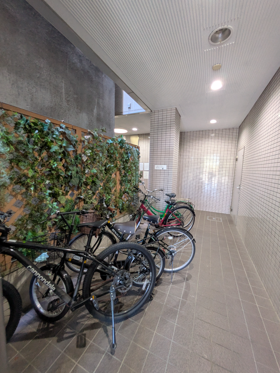 v20251003150706/fresh/building/J00100417717_13
