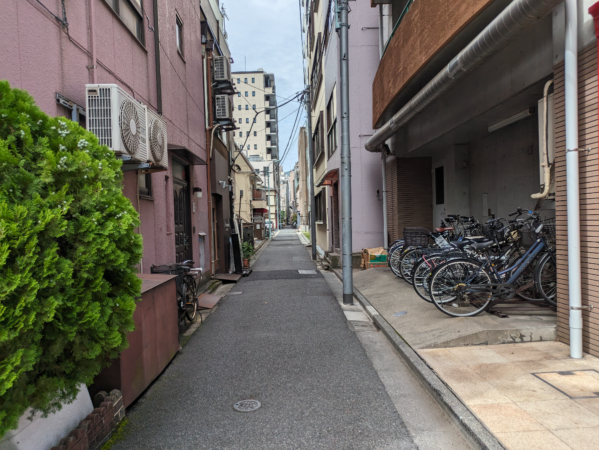 v20251006150705/fresh/building/J00100358803_15