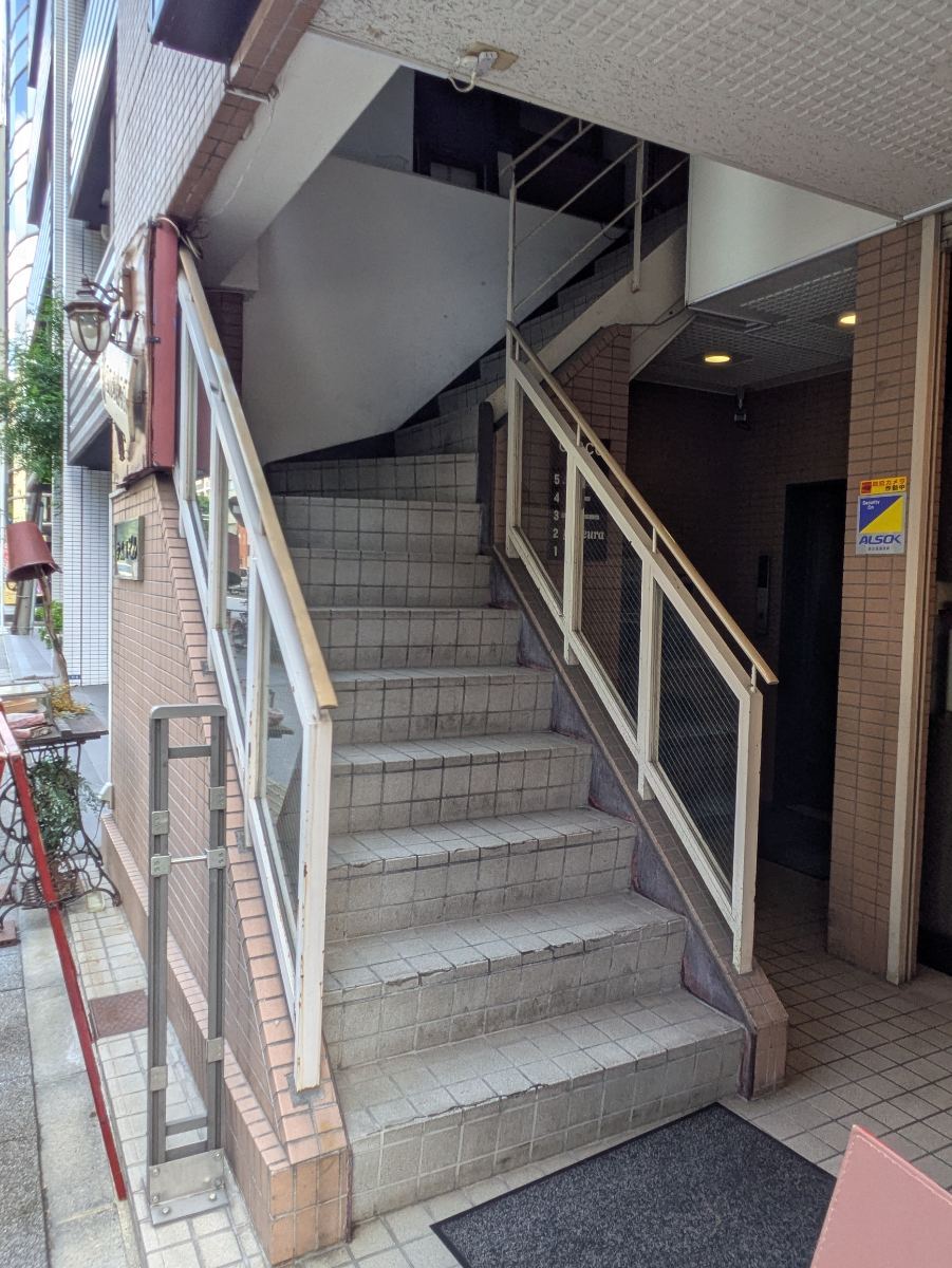 v20251006150705/fresh/building/J00100369806_13