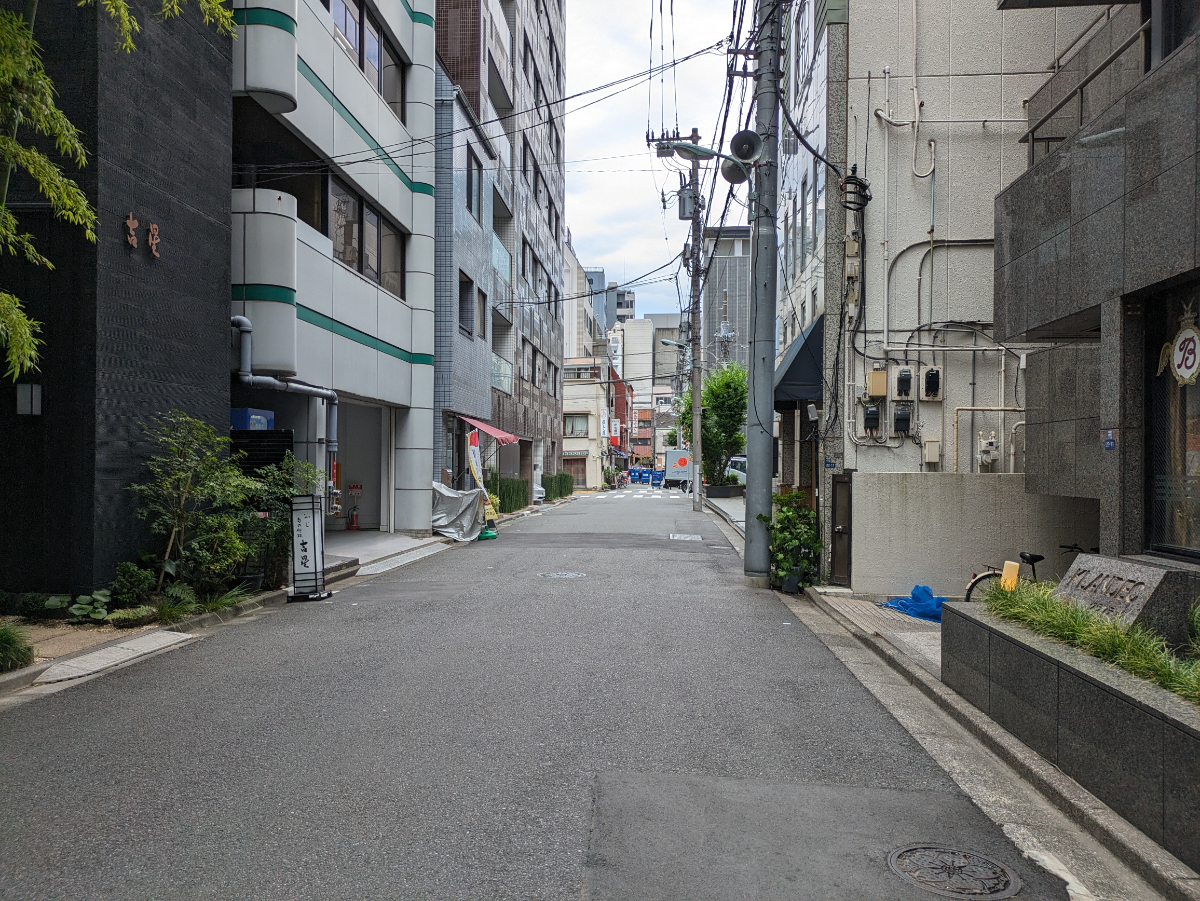v20251006150705/fresh/building/J00100378024_12