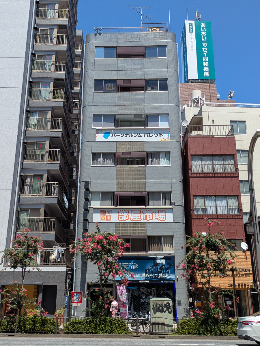 v20251006150705/fresh/building/J00100379126_1