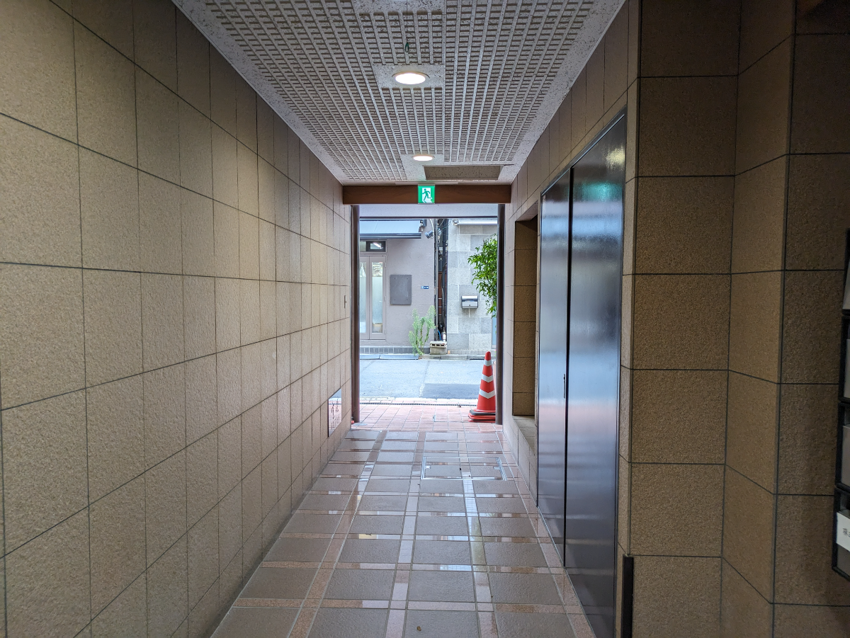v20251006150705/fresh/building/J00100382196_12