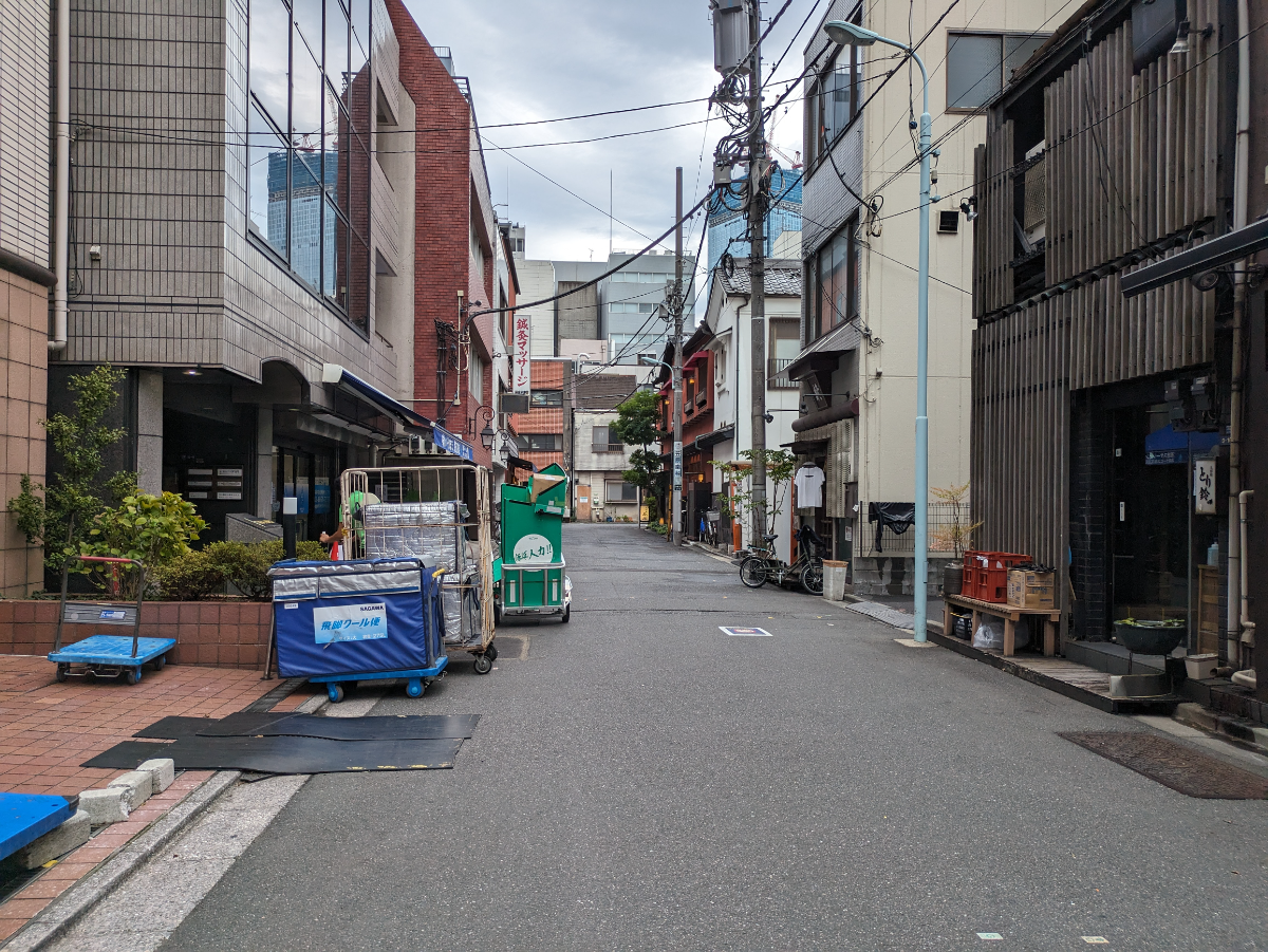 v20251006150705/fresh/building/J00100382196_13