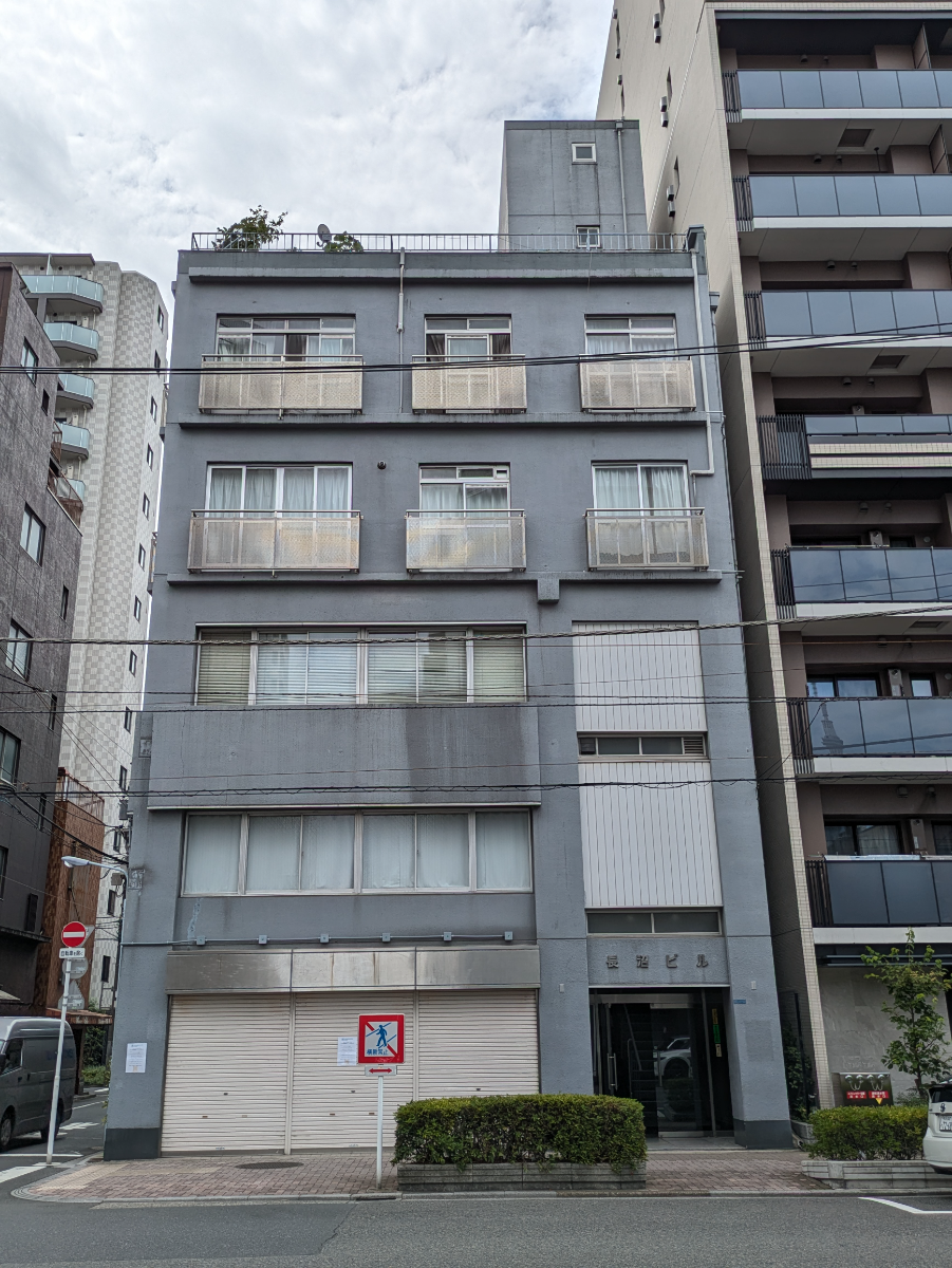 v20251006150705/fresh/building/J00100395212_1