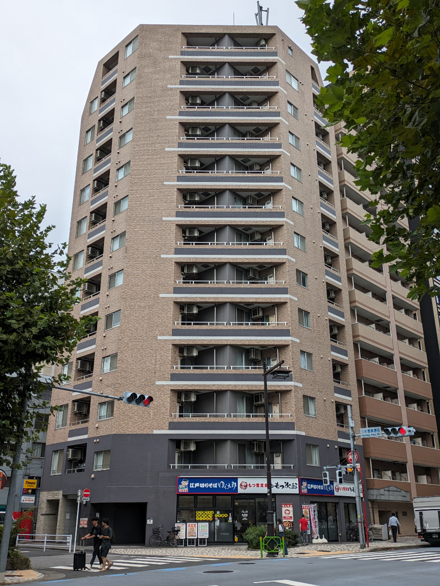 v20251006150705/fresh/building/J00100403701_1
