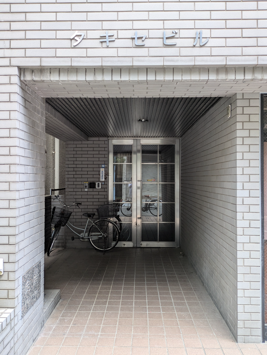 v20251006150705/fresh/building/J00100406321_3