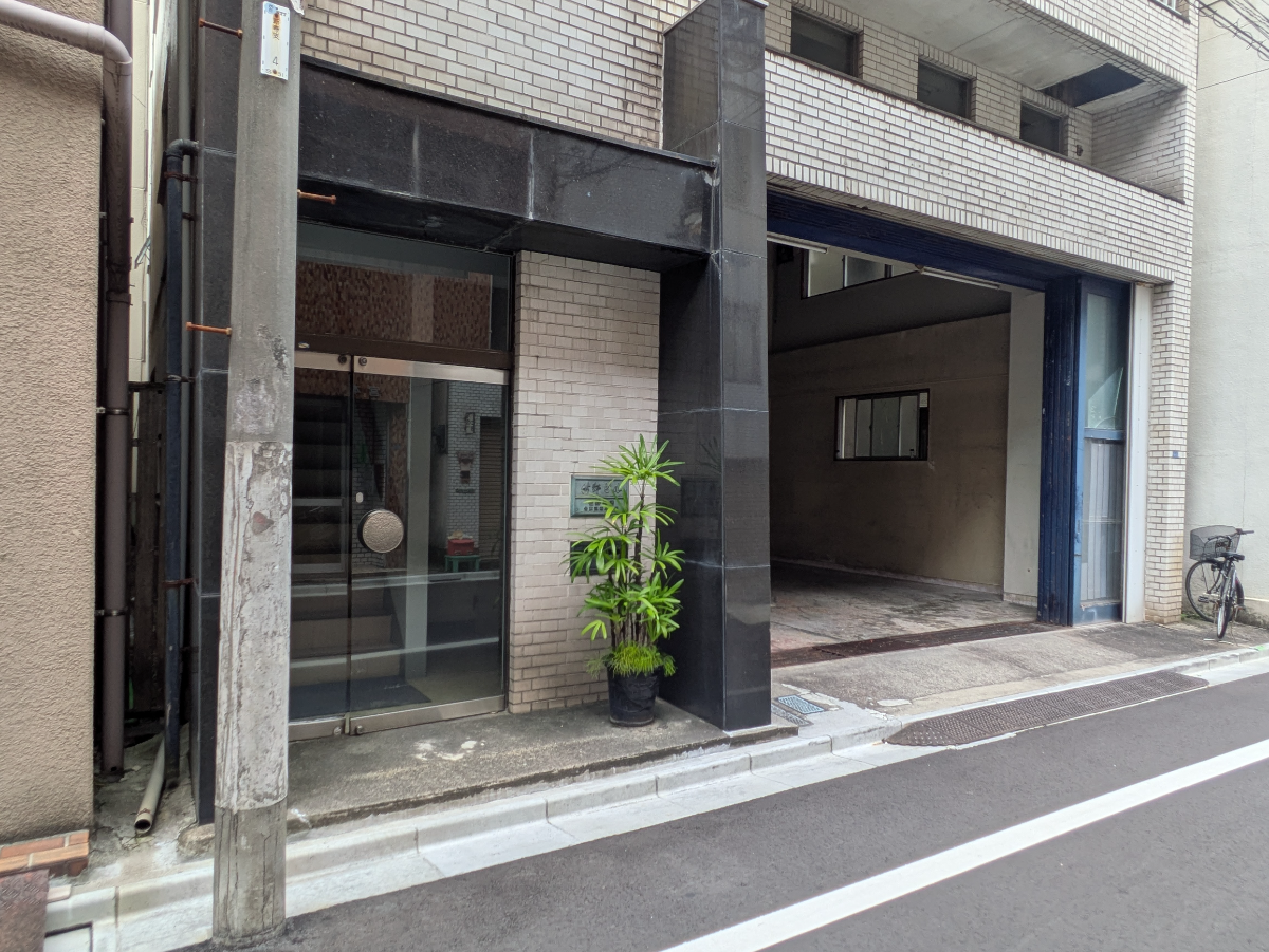 v20251006150705/fresh/building/J00100406848_10
