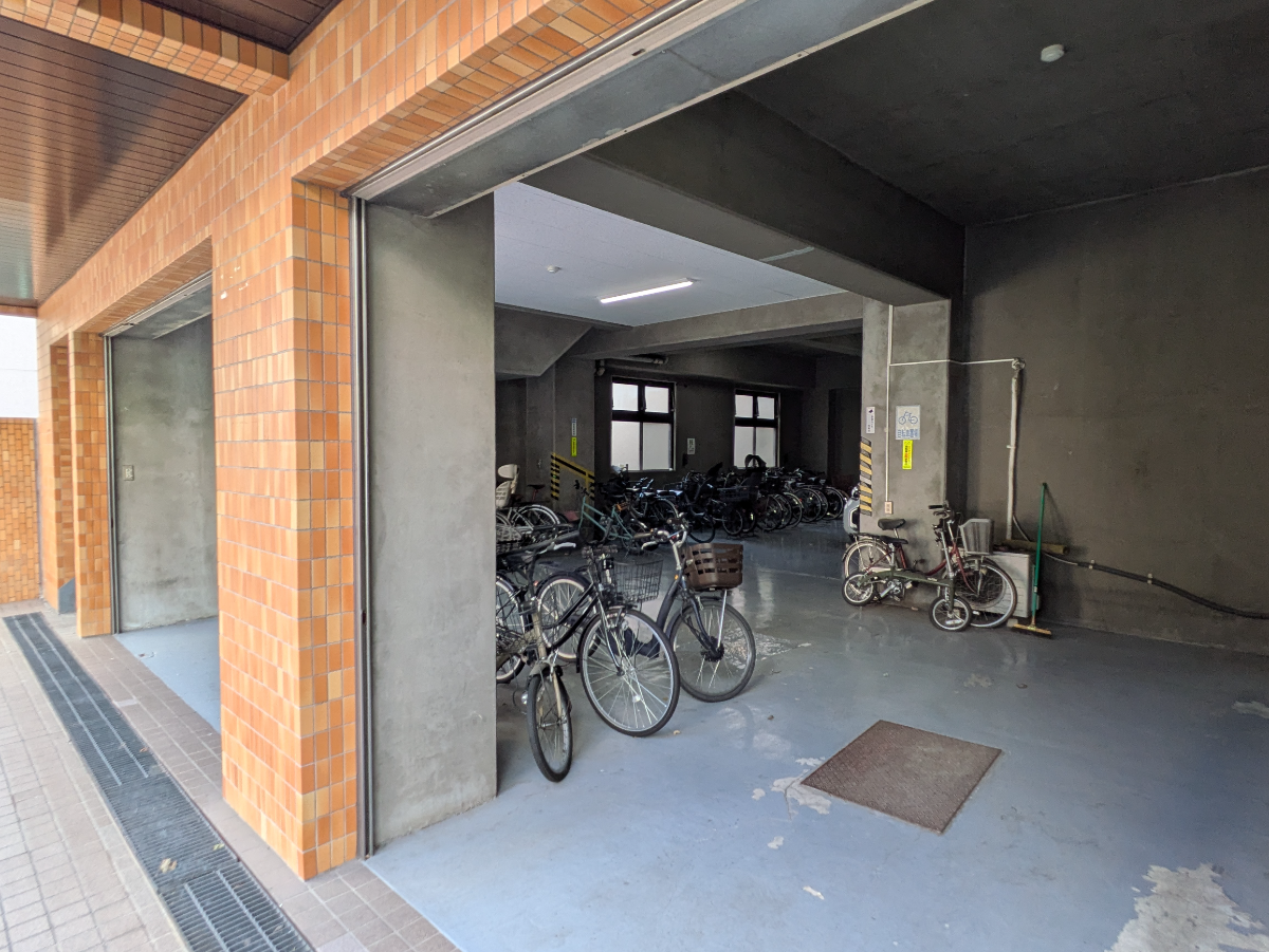 v20251006150705/fresh/building/J00100408605_9