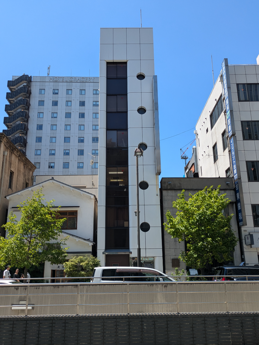 v20251006150705/fresh/building/J00100419072_1