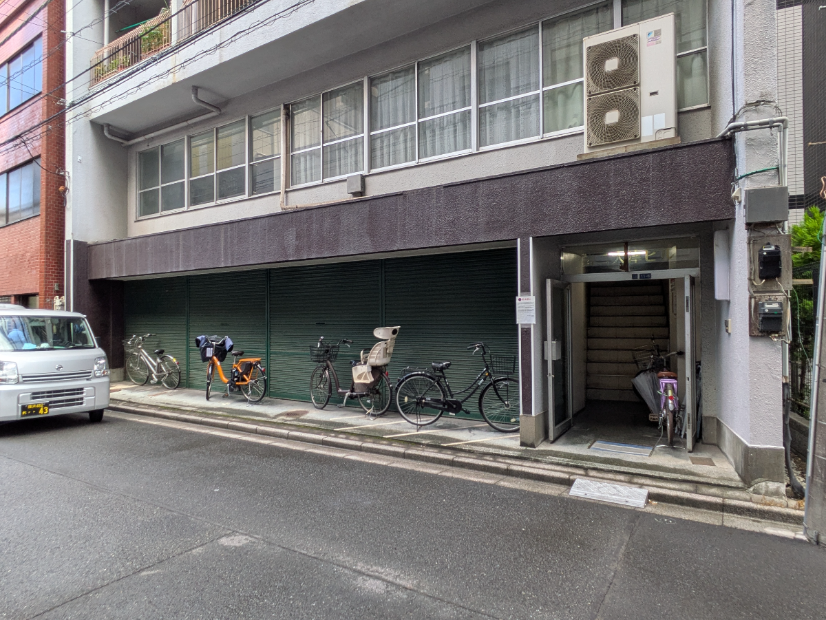 v20251006150705/fresh/building/J00100428823_9