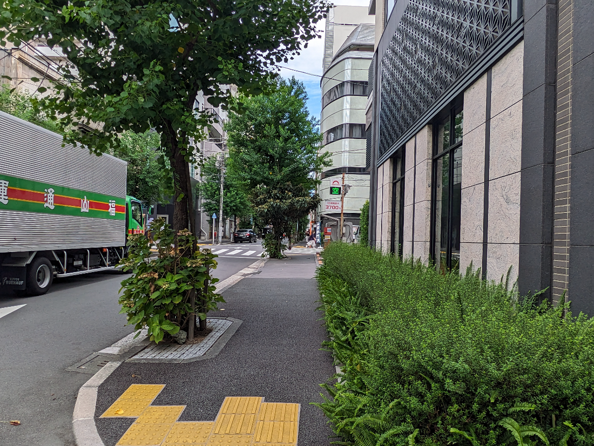v20251006150705/fresh/building/J00100483200_2