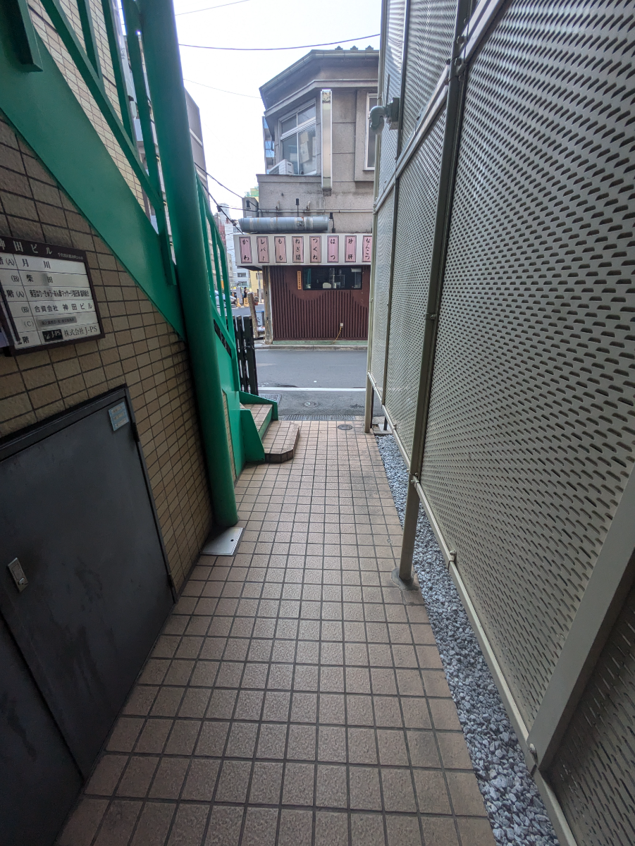 v20251007150704/fresh/building/J00100366907_11