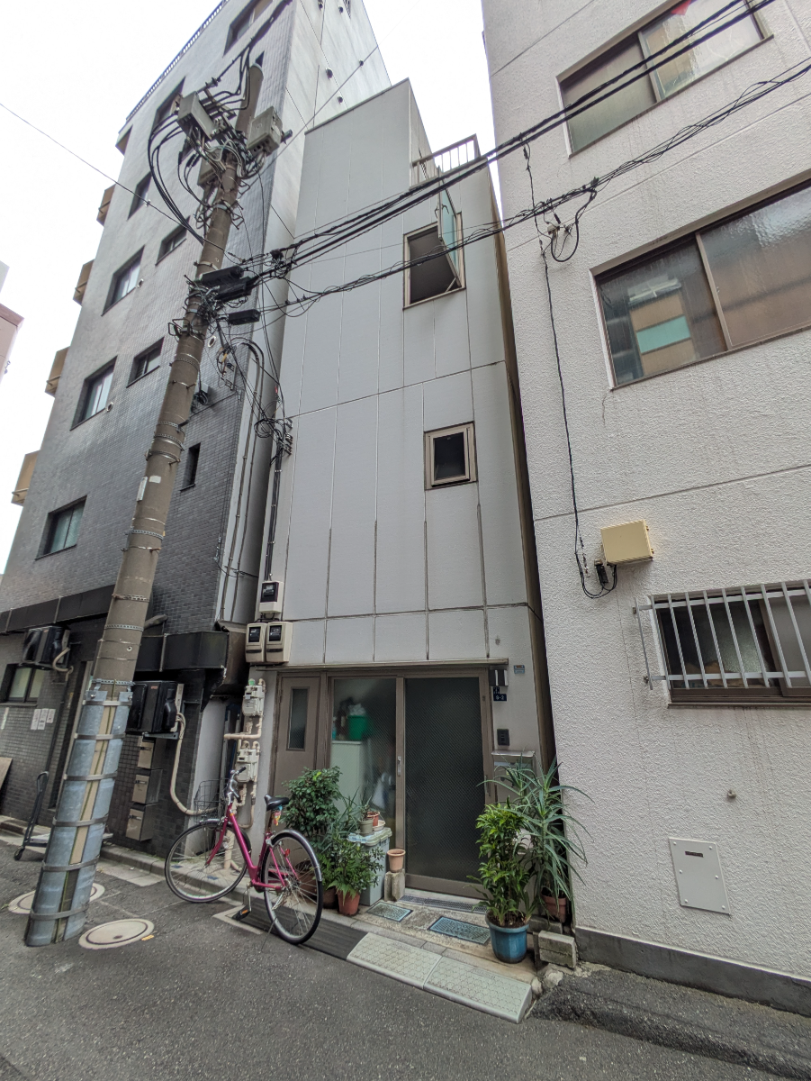 v20251007150704/fresh/building/J00100370240_10
