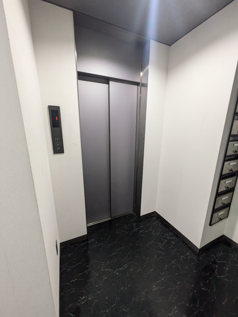 v20251007150704/fresh/building/J00100372111_4
