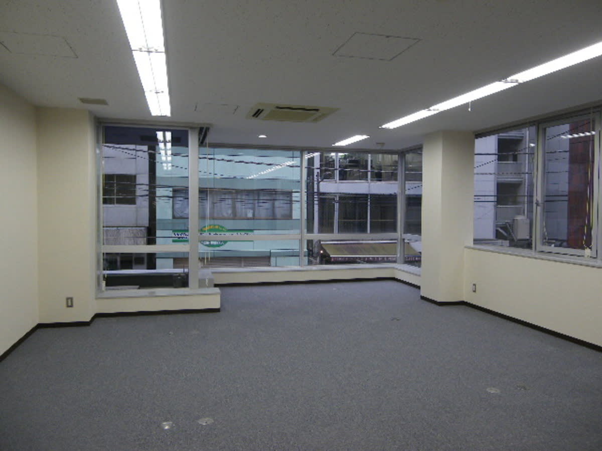 v20251007150704/fresh/building/J00100372111_5