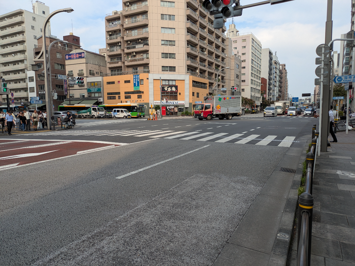 v20251007150704/fresh/building/J00100372306_15