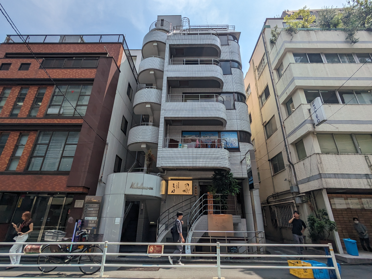 v20251007150704/fresh/building/J00100382203_6