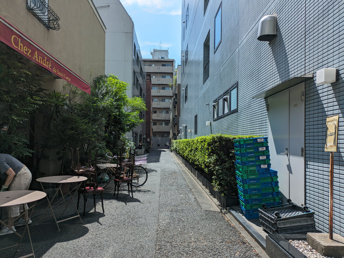 v20251007150704/fresh/building/J00100389752_12