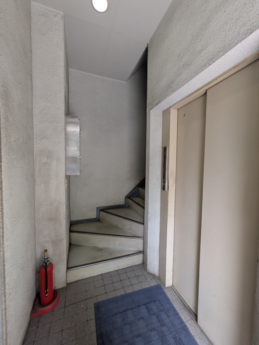 v20251007150704/fresh/building/J00100393178_16