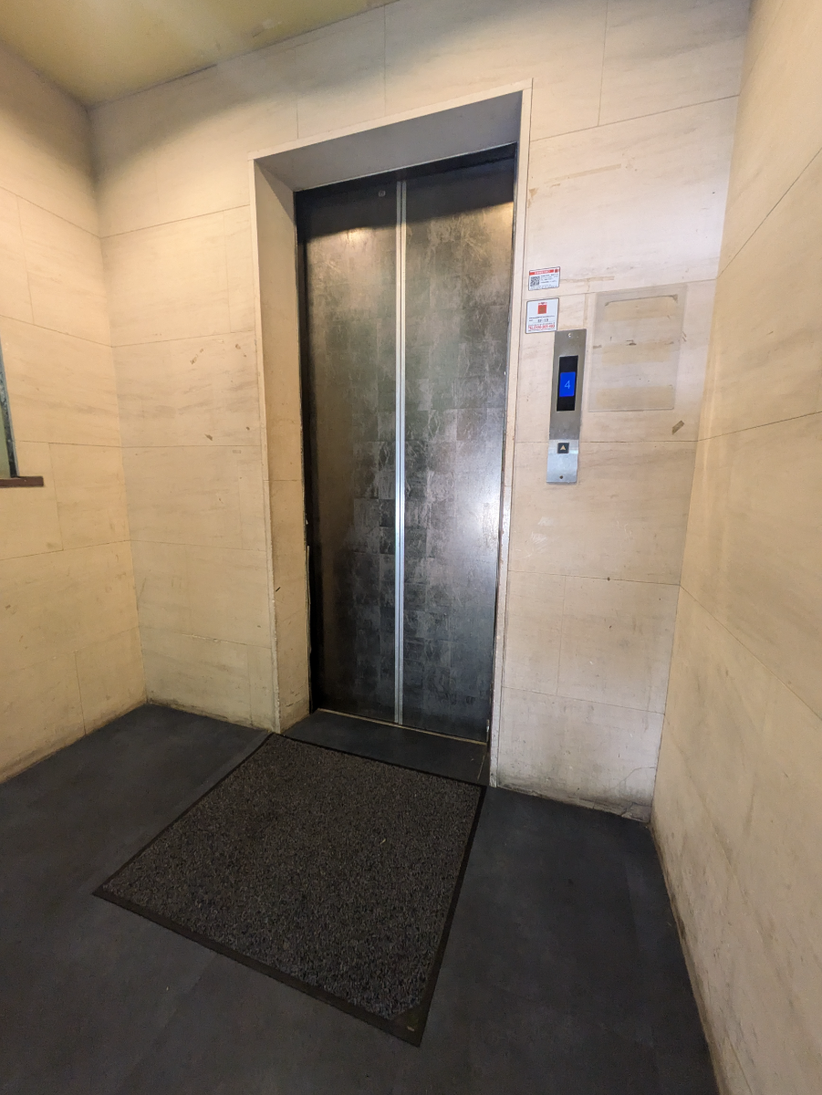 v20251007150704/fresh/building/J00100402462_4