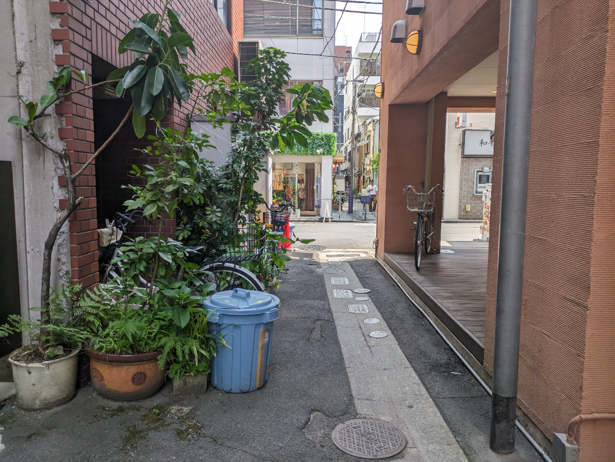 v20251007150704/fresh/building/J00100402611_14