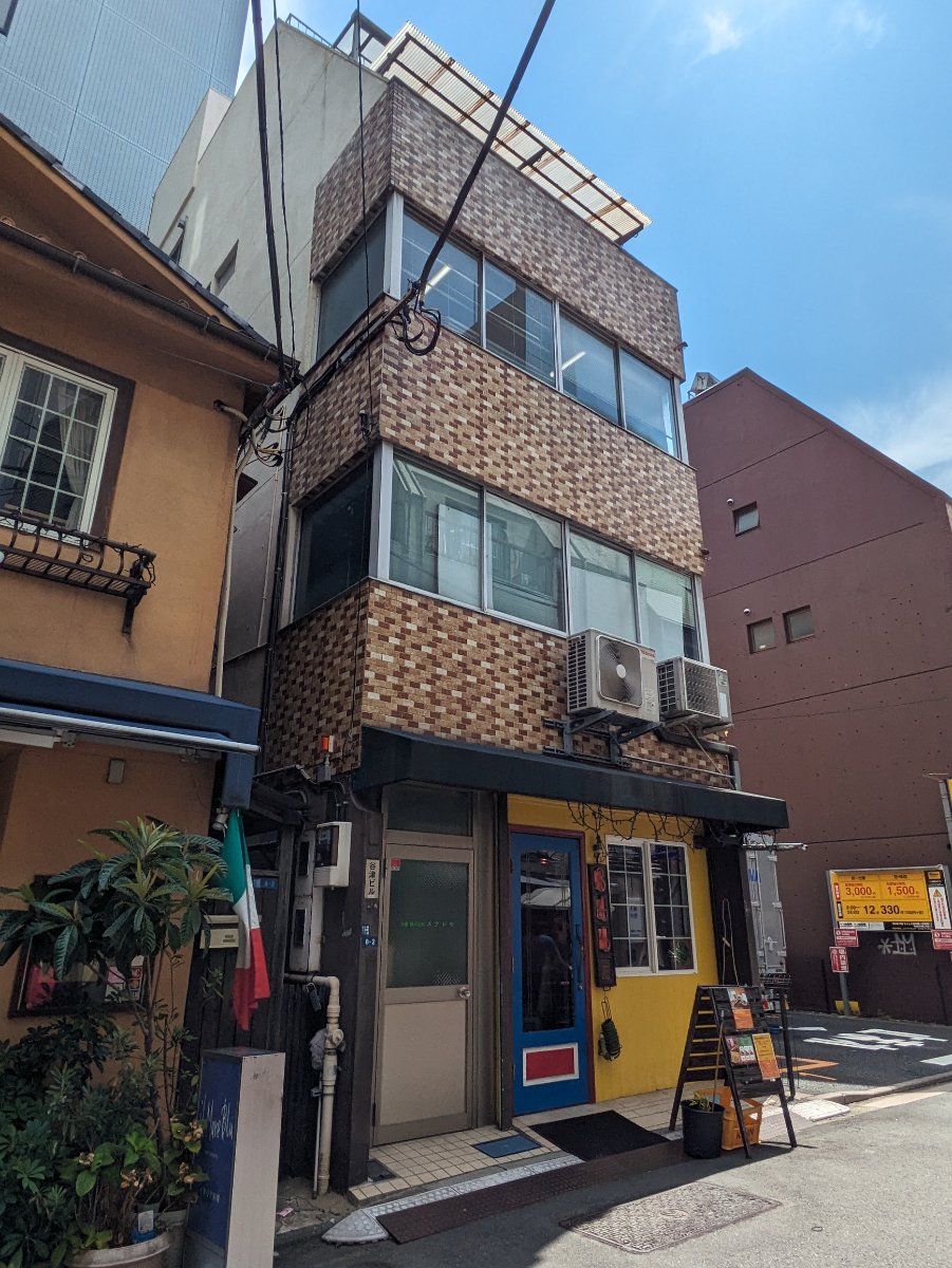 v20251007150704/fresh/building/J00100403722_5