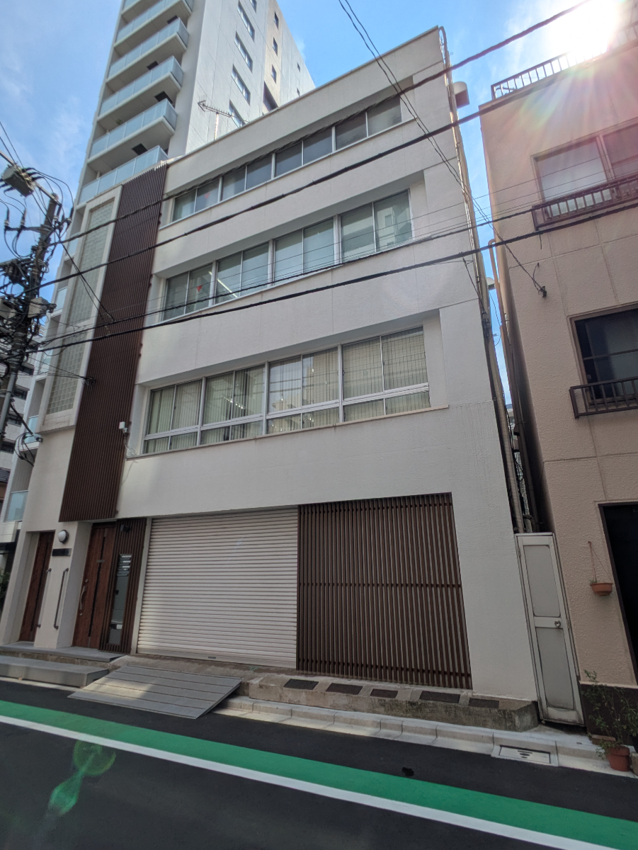 v20251007150704/fresh/building/J00100405300_9