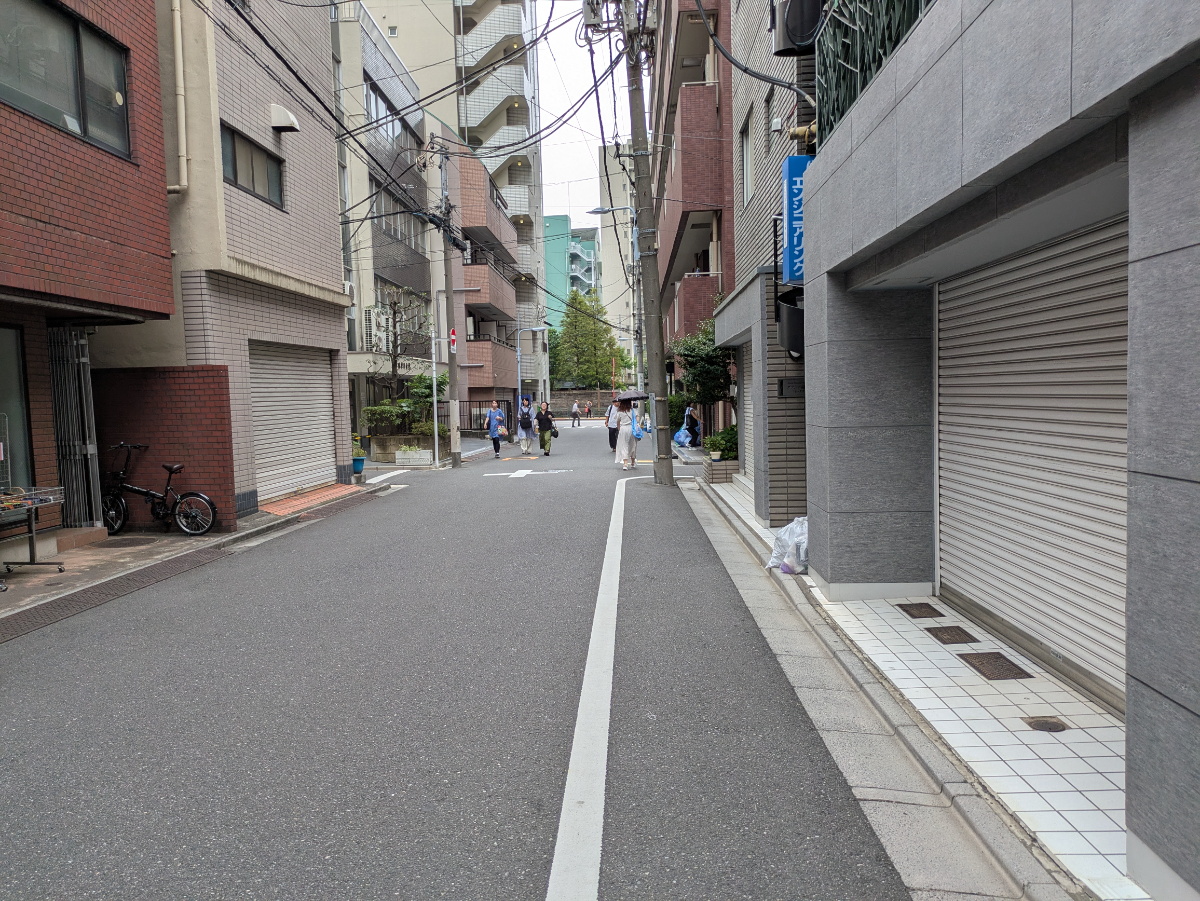 v20251007150704/fresh/building/J00100407823_14